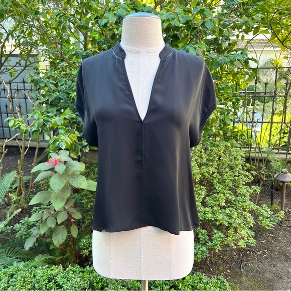 Alice + Olivia Tops - Alice + Olivia Employed Silk V-neck Black Top Sz S
